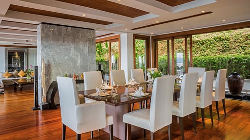 Villa Yang Som Обеденная зона