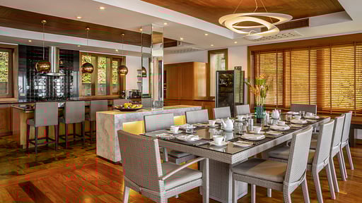 Villa Yang Som Обеденная зона