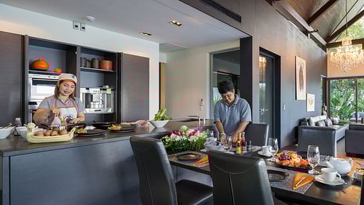 Villa Yang Villa staff