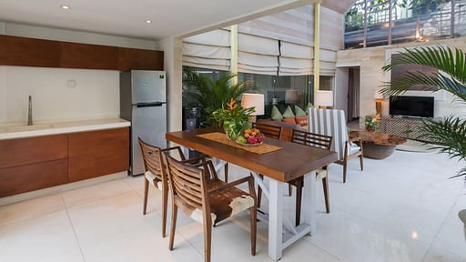 Villa Yasa Canggu Dining area