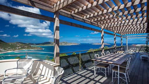 Villa Yellowbird Dining area