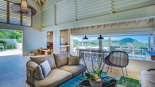 Villa Yellowbird Living room