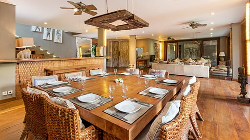 Villa Yoga Dining area