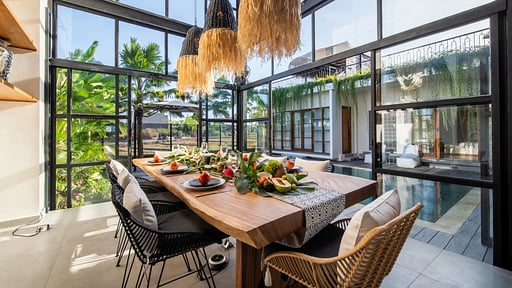 Villa Yukiko Dining area