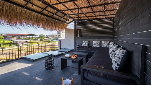 Villa Yukiko Rooftop lounge