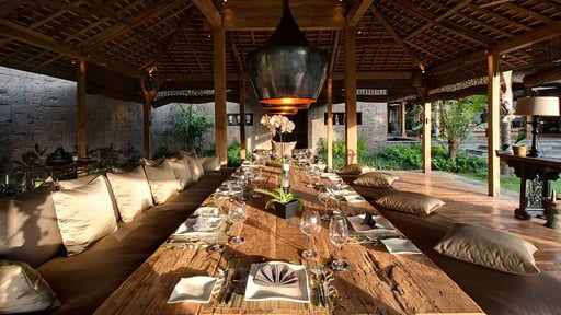 Villa Zelie Dining area