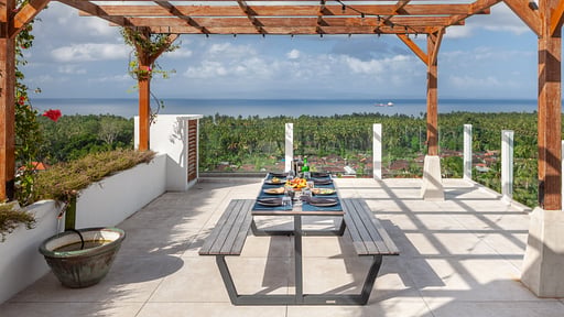 Villa Zen Sengkidu Rooftop lounge