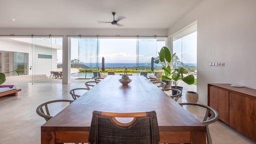 Villa Zen Sengkidu Dining area