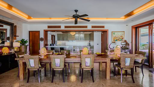 Villa ZeniMo Обеденная зона