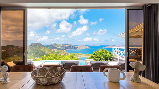 Villa Zetes Dining area