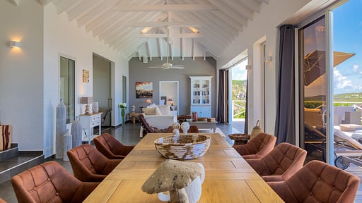 Villa Zetes Dining area