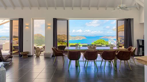 Villa Zetes Dining area