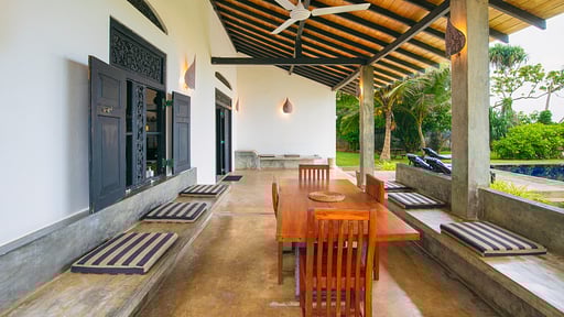 Villananda Dining area