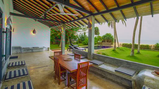 Villananda Dining area
