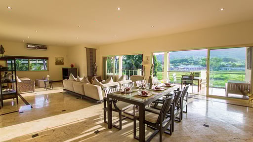 Viola Villa Dining area