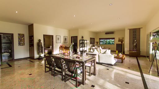 Viola Villa Dining area