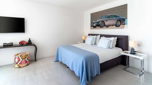 Villa Vista Blue Bedroom 4