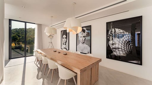 Villa Vista Blue Dining area