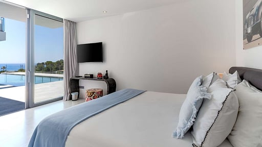 Villa Vista Blue Bedroom 4