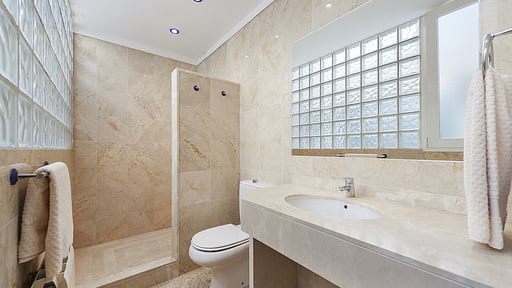 Vista IV Apartment Bedroom 1