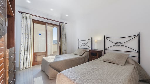 Vista IV Apartment Bedroom 3