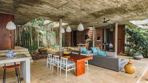 Walatta House Обеденная зона