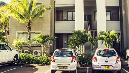 West Coast Marina Deluxe Apartment Parking areas