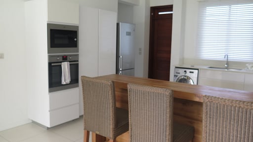 West Coast Marina Deluxe Apartment Kitchen