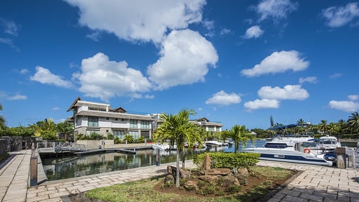 West Coast Marina Deluxe Apartment Surroundings