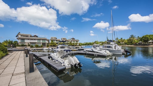 West Coast Marina Deluxe Apartment Surroundings
