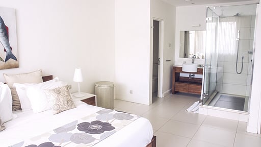 West Coast Marina Premium Apartment Schlafzimmer 2