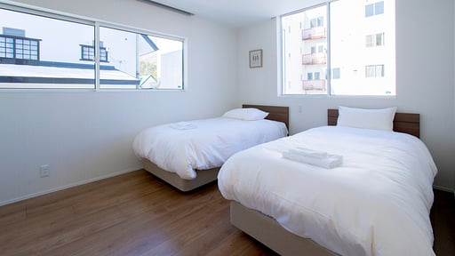 White Fox A Bedroom 3