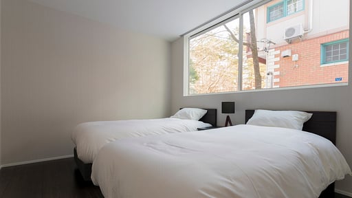 White Fox B Bedroom 2