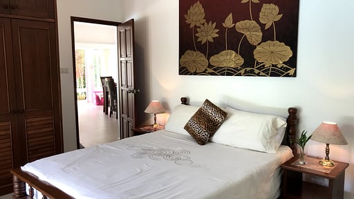 White House by the Beach Bedroom 3