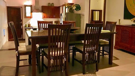 White House by the Beach Dining area