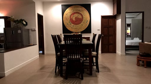 White House by the Beach Dining area