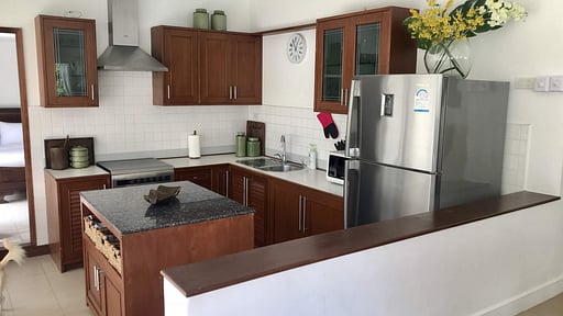 White House by the Beach Kitchen