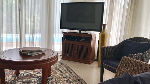 White House by the Beach Living room