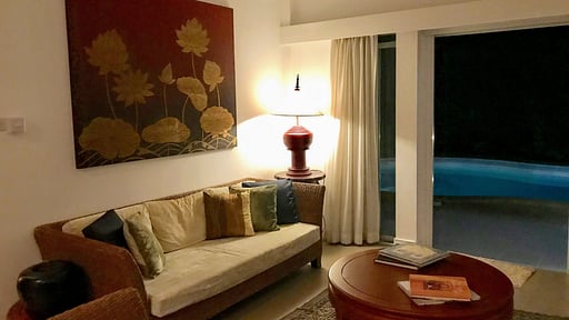 White House by the Beach Living room