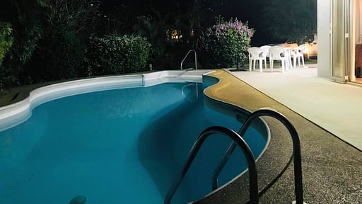 White House by the Beach Swimming pool