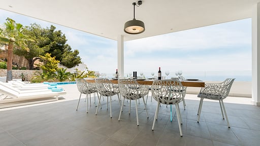 White Villa Terrace/Veranda