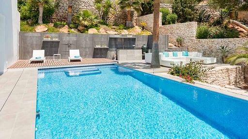 White Villa Swimming pool