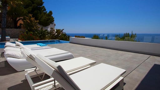 White Villa Terrace/Veranda