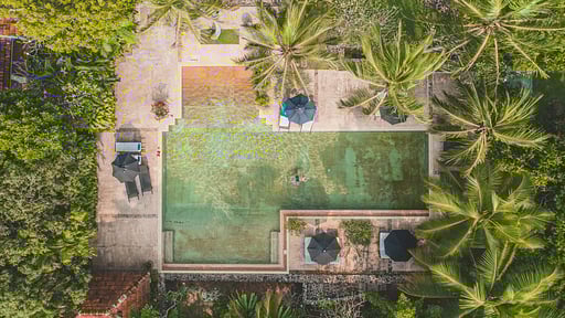 Why House Бассейн