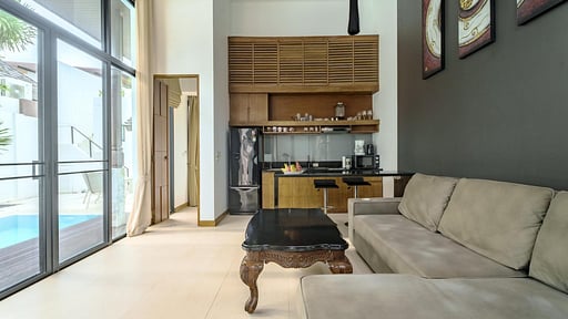 Wings Elegant Villa Dining area