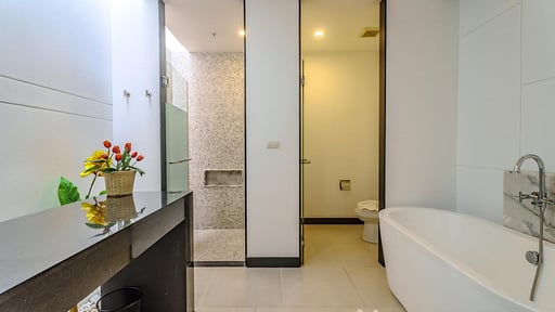 Wings Elegant Villa Bedroom 1