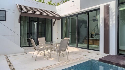 Wings Elegant Villa Terrace/Veranda