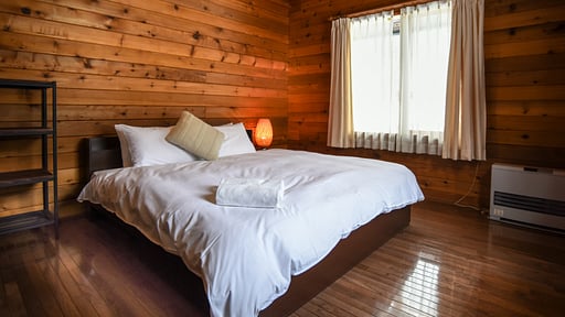 Woodpecker Chalet Schlafzimmer 1