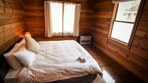 Woodpecker Chalet Schlafzimmer 1