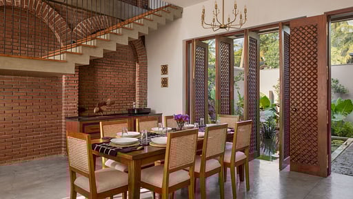 Yahva Villa Dining area